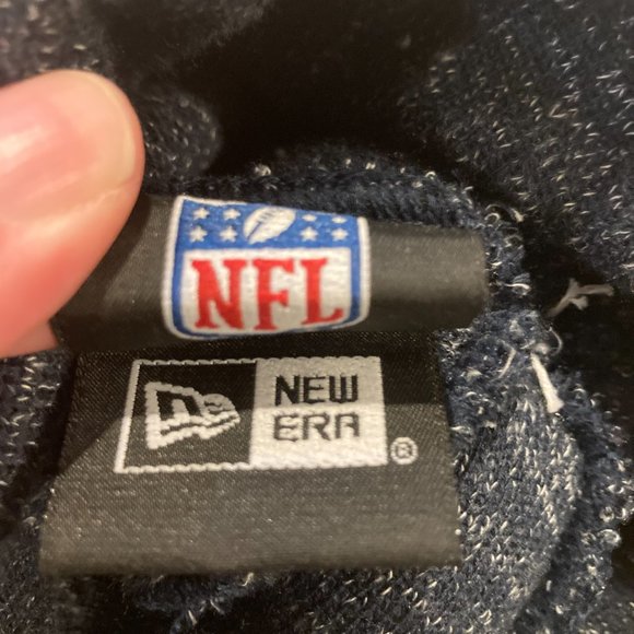 New England Patriots New Era Cuffed Knit Hat with Pom - Picture 4 of 7